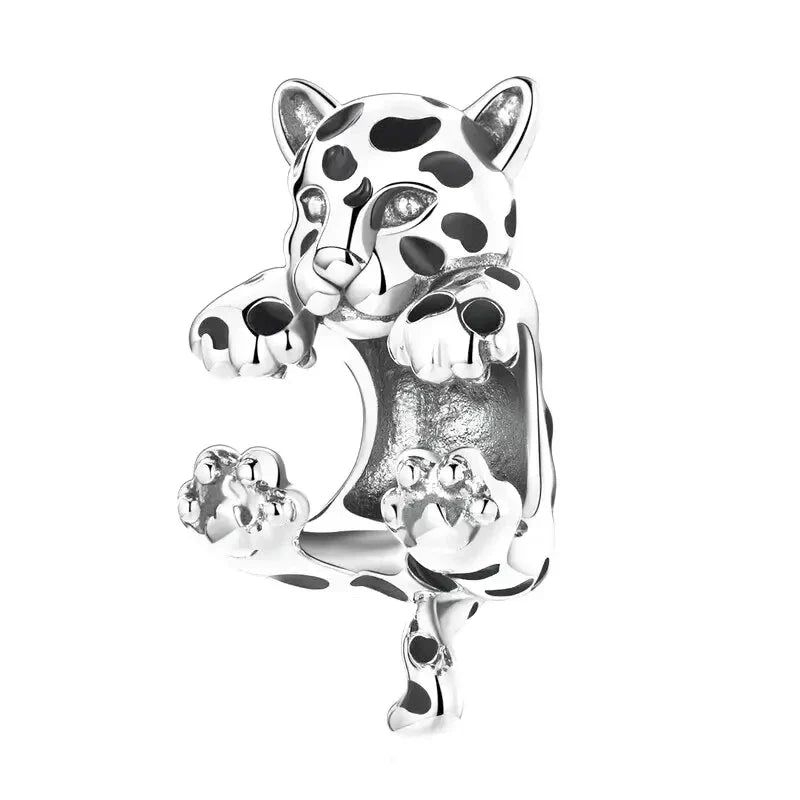 Přívěsek leopard – detail šperku Perla Čech