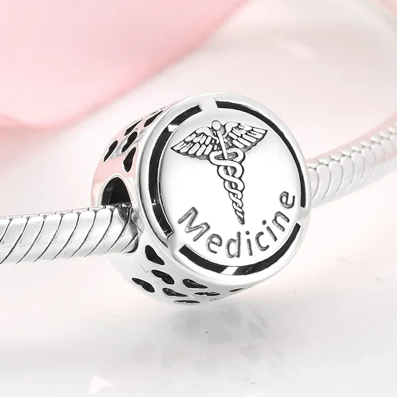 Přívěsek – Medicína – Perla Čech