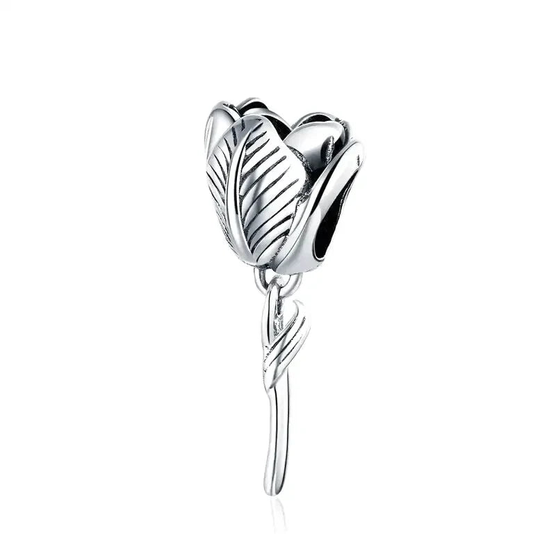 Přívěsek – Stříbrný tulipán – Perla Čech